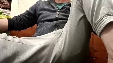 Snapshot of joy8motion chatting on January 3, 5:42 pm Willy Wild online show from January 3, 5:42 pm