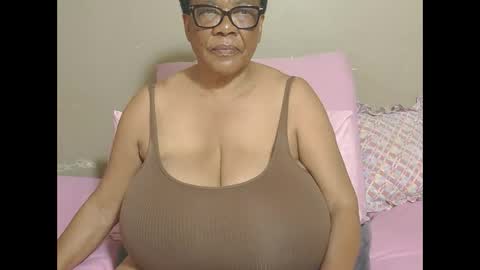 Snapshot of joycemando chatting on March 23, 9:24 am DairyQueen online show from March 23, 9:24 am