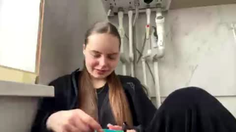 Snapshot of joyceneubaum chatting on February 13, 9:05 am Hi im Joyce online show from February 13, 9:05 am