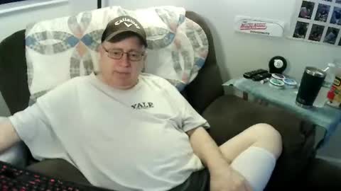 Snapshot of jpmel99 chatting on July 18, 10:57 pm jpmel99 online show from July 18, 10:57 pm