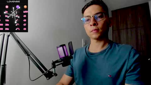 Snapshot of jriizh chatting on December 29, 3:44 am Cristian- tellme Criis online show from December 29, 3:44 am