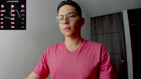 Snapshot of jriizh chatting on February 9, 3:53 am Cristian- tellme Criis online show from February 9, 3:53 am