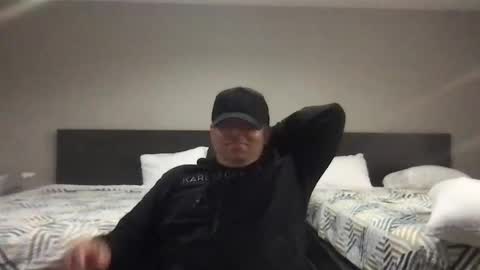 jrlovespssy online show from February 7, 5:55 am