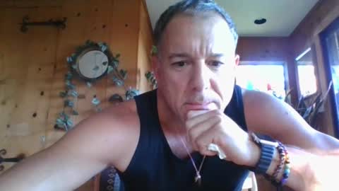 Snapshot of jroge21 chatting on January 5, 9:57 pm jroge21 online show from January 5, 9:57 pm