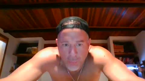 Snapshot of jroge21 chatting on January 20, 1:39 am jroge21 online show from January 20, 1:39 am