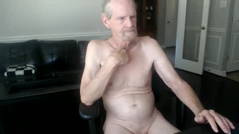 jtull52 online show from October 11, 7:34 pm