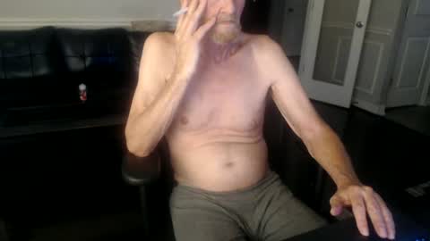 Snapshot of jtull52 chatting on June 15, 5:59 pm jtull52 online show from June 15, 5:59 pm