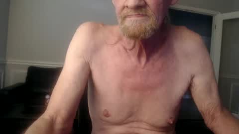 Snapshot of jtull52 chatting on June 19, 8:23 pm jtull52 online show from June 19, 8:23 pm