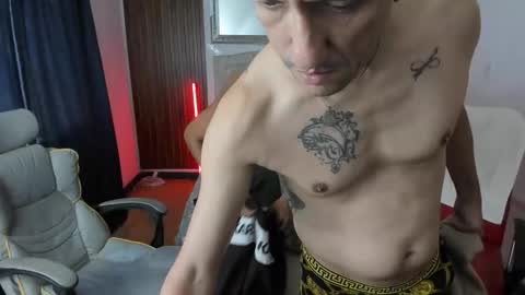 Snapshot of juan_and_luke chatting on March 21, 6:55 pm juan_and_luke online show from March 21, 6:55 pm