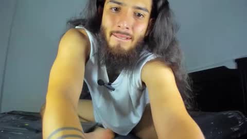 Snapshot of juan_cruz_ chatting on December 15, 7:23 am Juan online show from December 15, 7:23 am