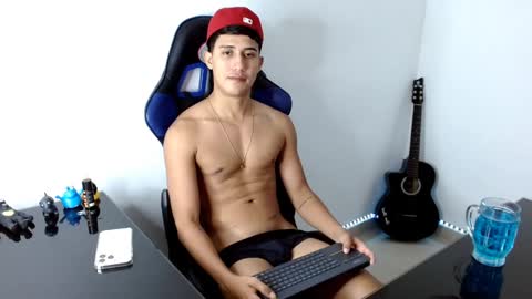 Snapshot of juan_da01 chatting on December 19, 2:45 am JuanDa online show from December 19, 2:45 am