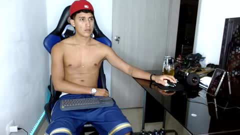 Snapshot of juan_da01 chatting on March 5, 12:27 am JuanDa online show from March 5, 12:27 am