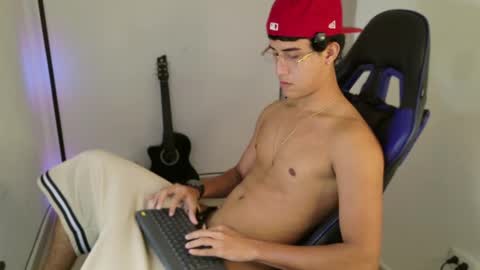 Snapshot of juan_da01 chatting on February 20, 5:37 am JuanDa online show from February 20, 5:37 am