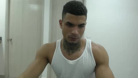 juan_gomez_1 online show from December 10, 10:26 pm