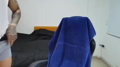 juan_gomez_1 online show from November 18, 12:05 am