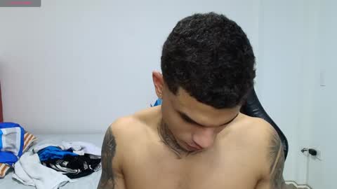 juan_gomez_1 online show from May 19, 11:11 pm