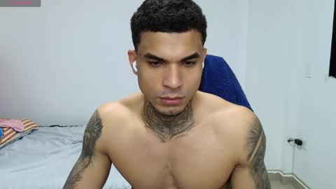Snapshot of juan_gomez_1 chatting on May 26, 2:29 am juan_gomez_1 online show from May 26, 2:29 am