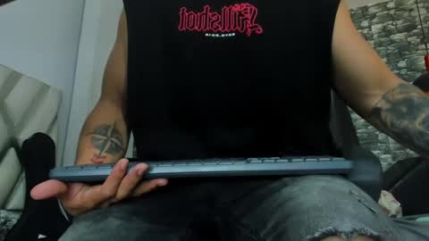 Snapshot of juan_jsmith chatting on March 2, 1:27 pm juan_jsmith online show from March 2, 1:27 pm