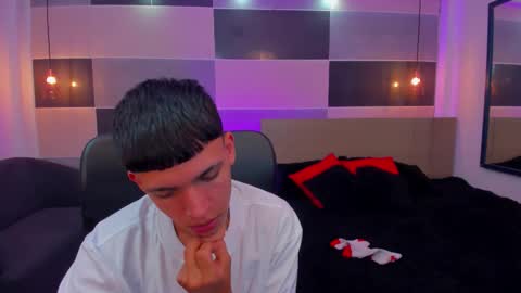 JuanSteven online show from December 3, 5:20 am