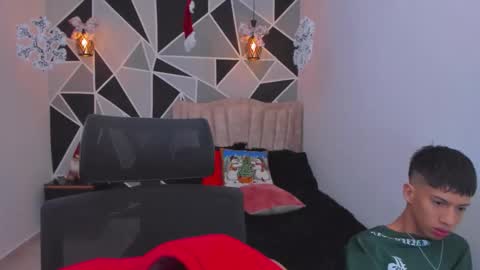 JuanSteven online show from December 14, 11:59 am