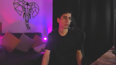 Juan Posada online show from February 4, 1:39 pm