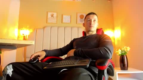 Snapshot of juan_prior chatting on December 5, 1:31 pm JUAN online show from December 5, 1:31 pm