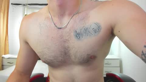 Snapshot of juan_prior chatting on March 24, 3:44 am JUAN online show from March 24, 3:44 am