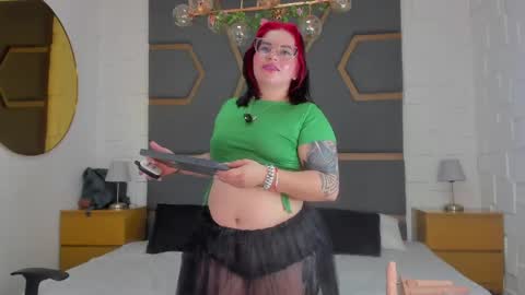 Juana Valkiria online show from May 12, 3:25 am