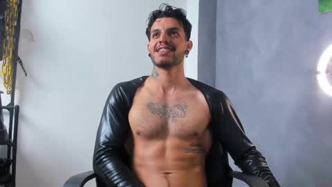 Juan Esteban online show from February 12, 2:50 am