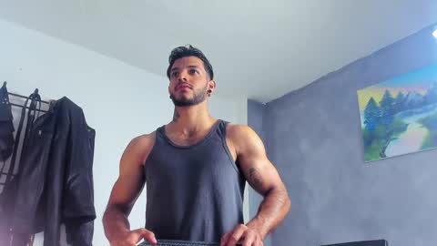Juan Esteban online show from May 5, 1:02 am