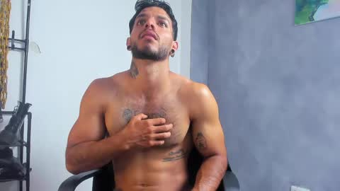 Juan Esteban online show from May 8, 12:27 am