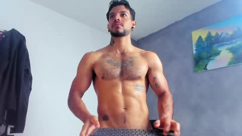 Juan Esteban online show from May 13, 3:53 pm