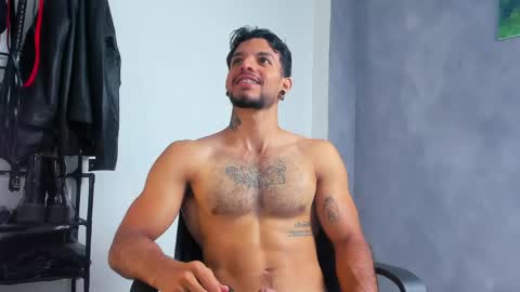 Juan Esteban online show from May 14, 4:03 pm