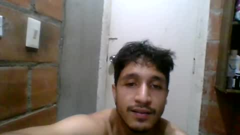 Snapshot of juanc23_371 chatting on January 15, 6:01 am juanc23_371 online show from January 15, 6:01 am