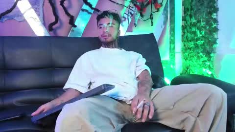 Snapshot of juancamilo66_ chatting on October 3, 3:47 am juancamilo66_ online show from October 3, 3:47 am