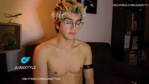 Snapshot of juancamroom chatting on June 2, 5:59 pm . online show from June 2, 5:59 pm