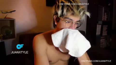 Snapshot of juancamroom chatting on June 4, 8:26 pm . online show from June 4, 8:26 pm