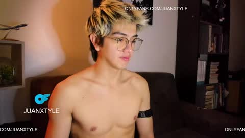 Snapshot of juancamroom chatting on June 6, 6:34 pm . online show from June 6, 6:34 pm
