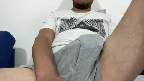 juandavergax42 online show from February 1, 4:44 am