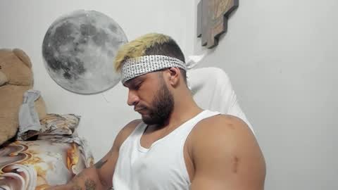 Snapshot of juanes_aristi chatting on March 15, 11:11 pm Juanes online show from March 15, 11:11 pm