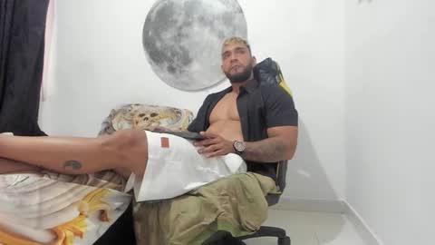 Snapshot of juanes_aristi chatting on March 23, 8:46 pm Juanes online show from March 23, 8:46 pm