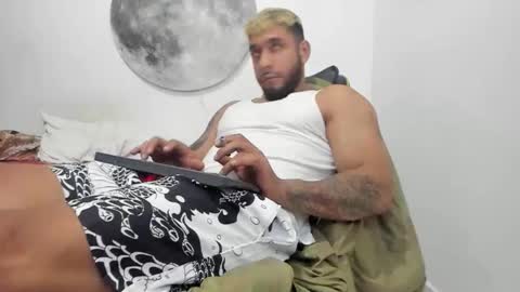 Snapshot of juanes_aristi chatting on March 30, 5:19 am Juanes online show from March 30, 5:19 am