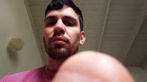 Snapshot of juanibianco chatting on February 12, 3:18 pm Juan Ignacio online show from February 12, 3:18 pm