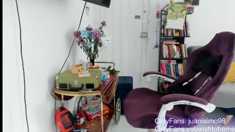JUANISIMO  online show from May 5, 2:25 pm