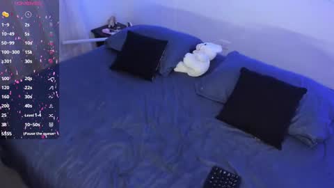 Blue online show from February 19, 4:44 pm