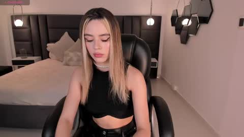 Juanita Clay online show from February 20, 11:42 am