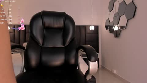 Juanita Clay online show from February 20, 2:46 pm