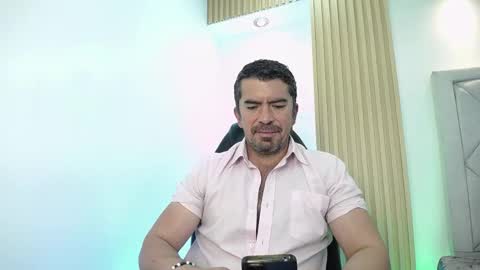 Juan k online show from April 30, 5:41 pm