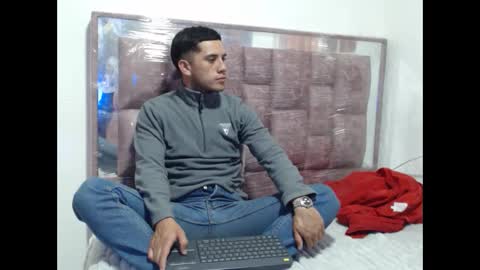 juanperez1999777 online show from September 29, 9:52 pm