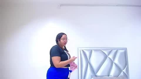 juicy_bignipples18 online show from January 7, 1:57 pm